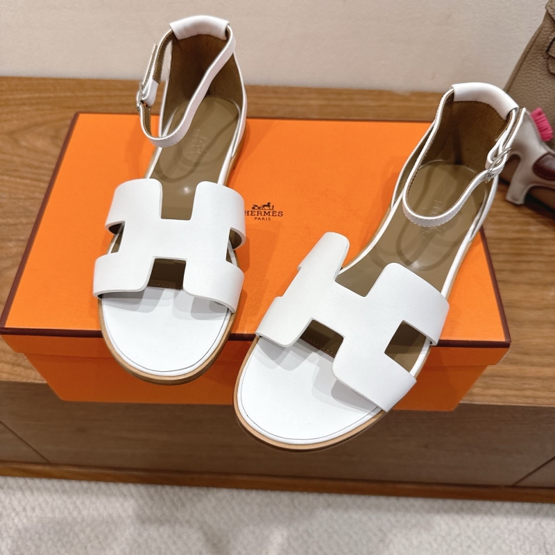 H**me5 sandals